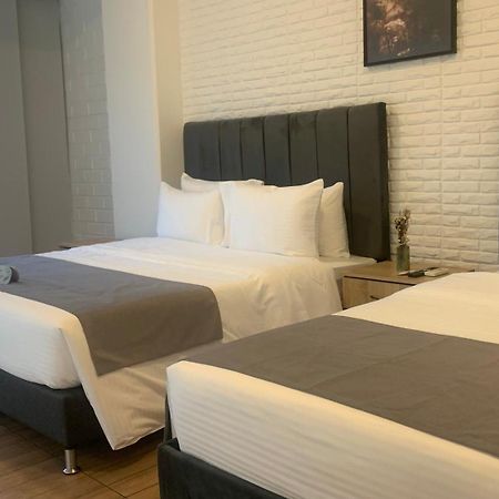 Hotel Provenza Garden Medellin Bagian luar foto