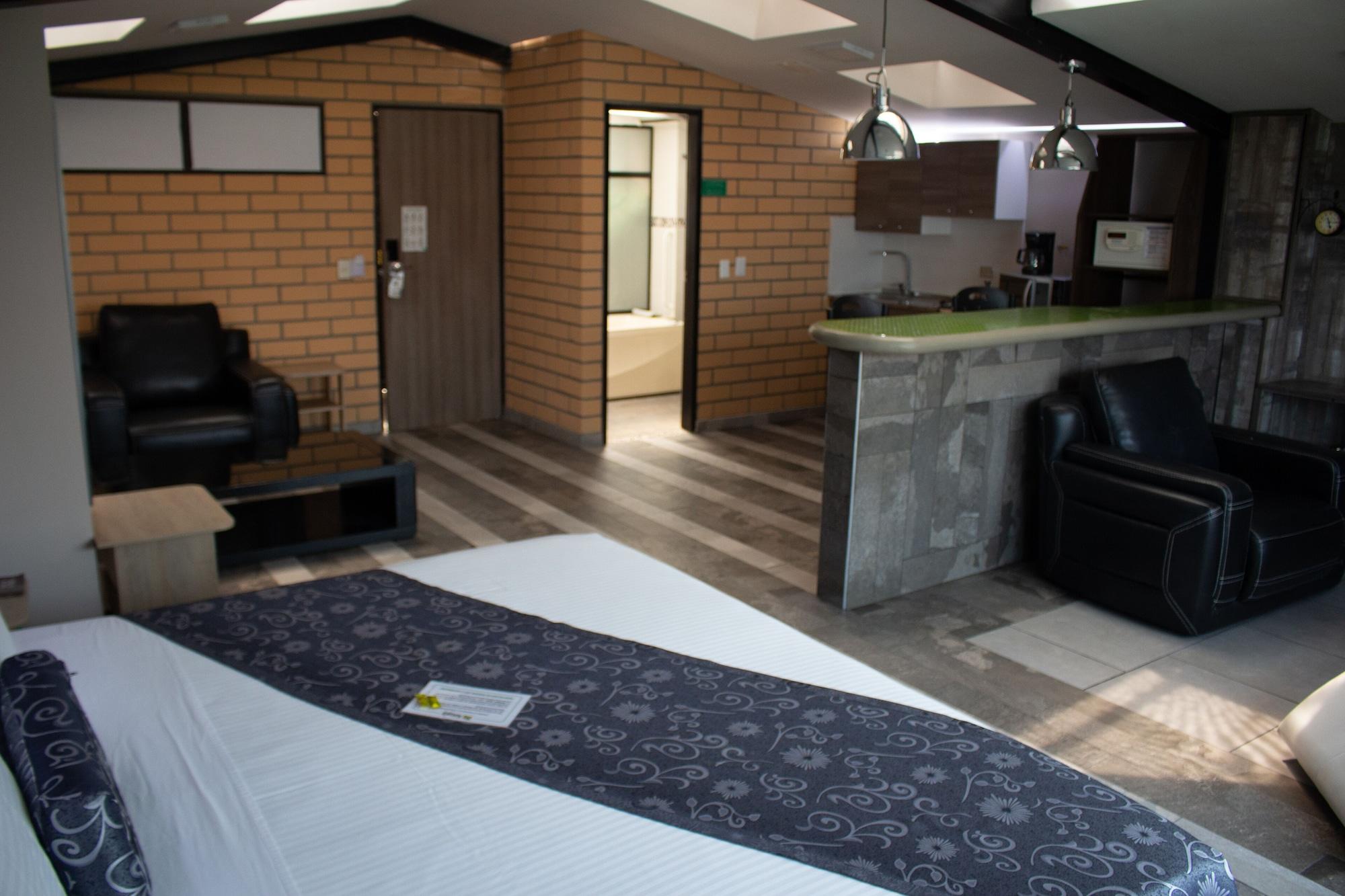Hotel Provenza Garden Medellin Bagian luar foto