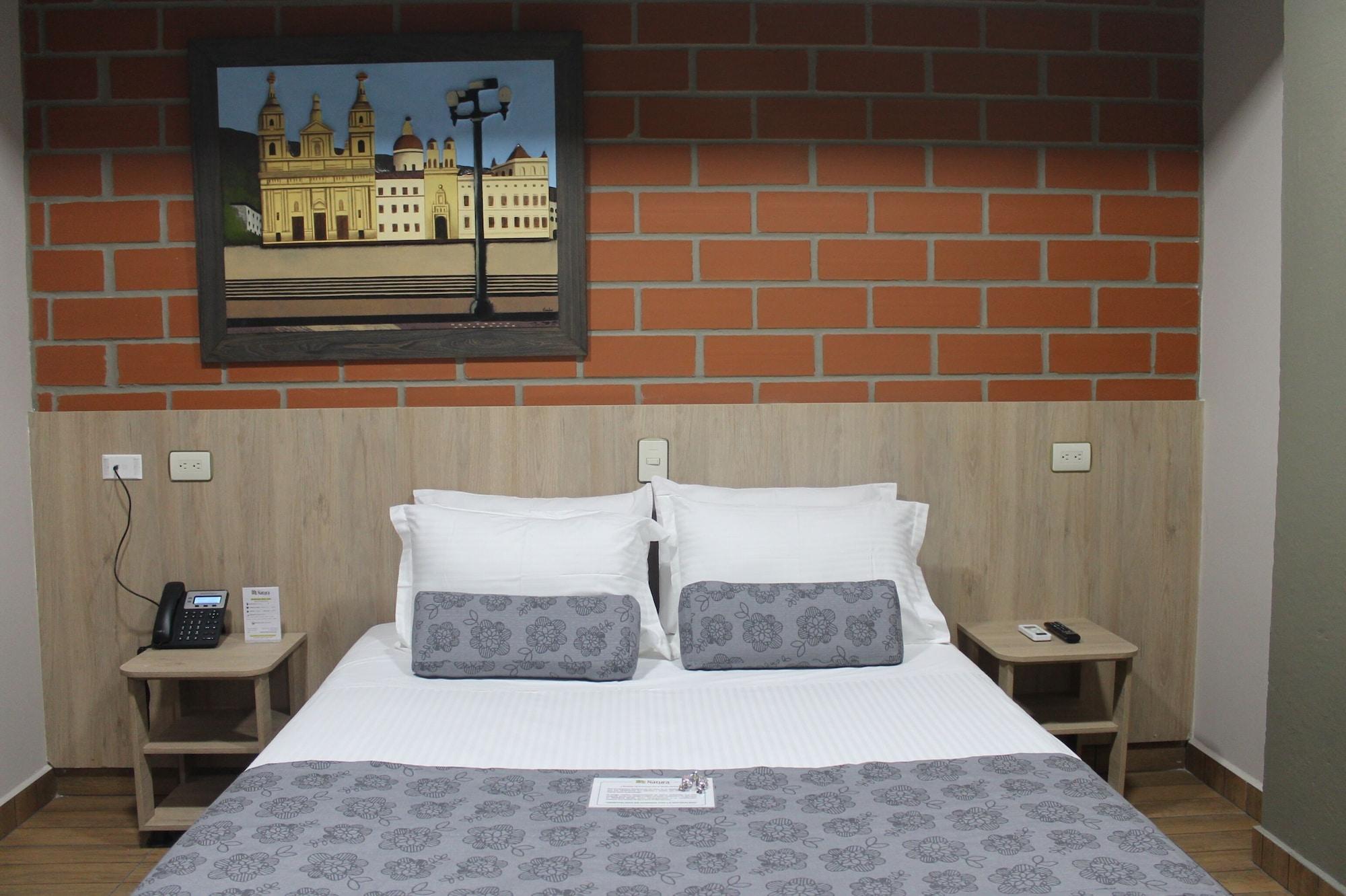 Hotel Provenza Garden Medellin Bagian luar foto