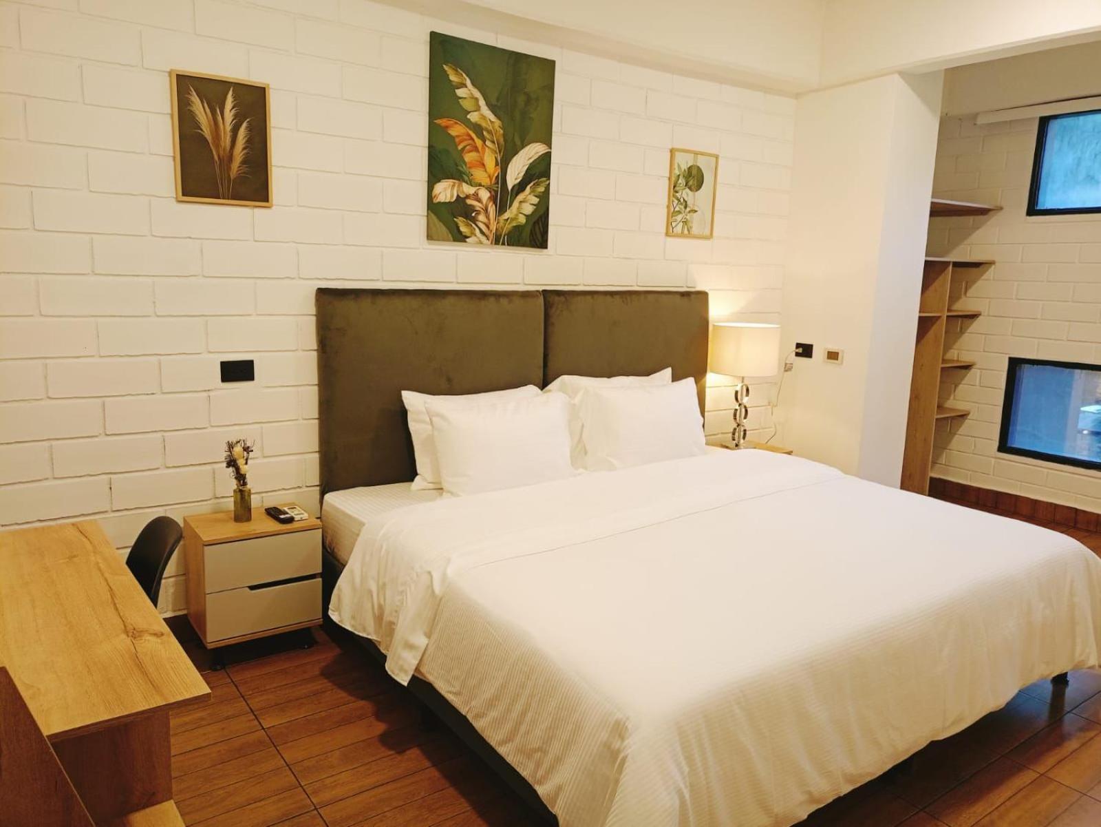 Hotel Provenza Garden Medellin Bagian luar foto