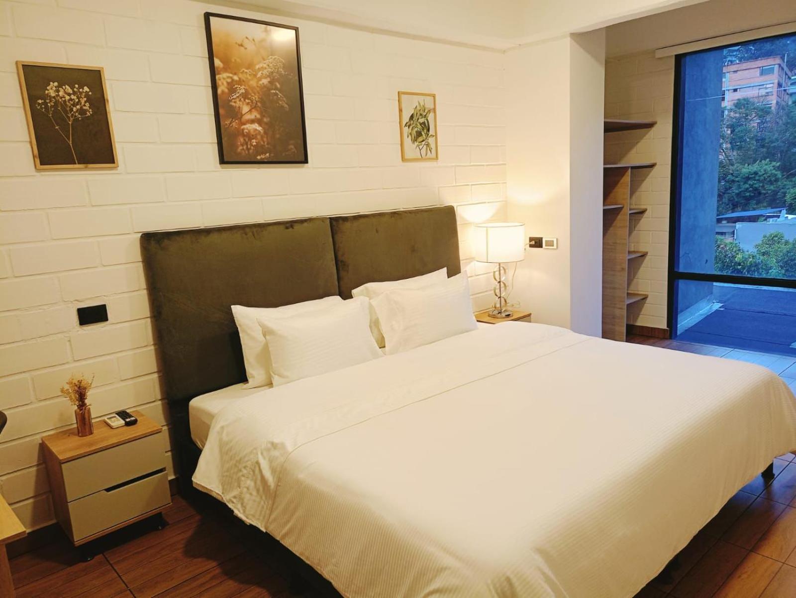 Hotel Provenza Garden Medellin Bagian luar foto
