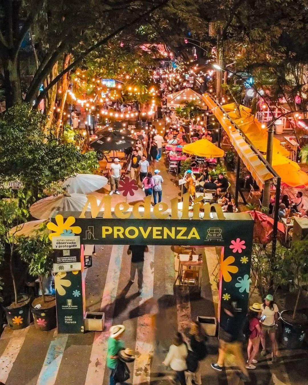 Hotel Provenza Garden Medellin Bagian luar foto
