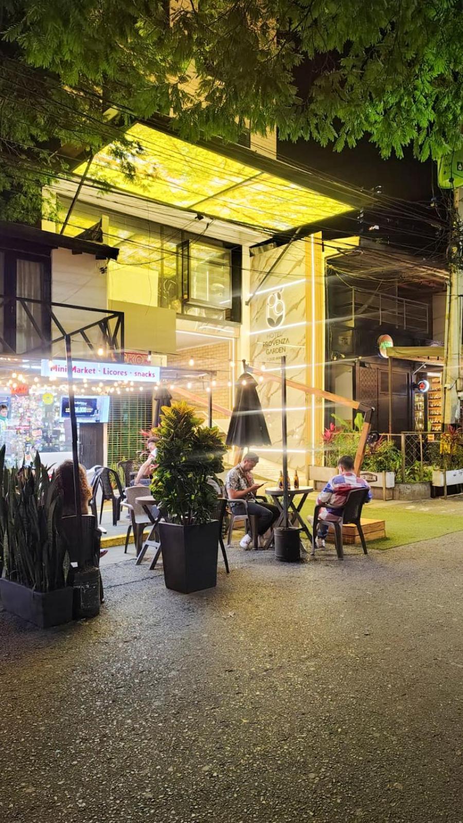 Hotel Provenza Garden Medellin Bagian luar foto