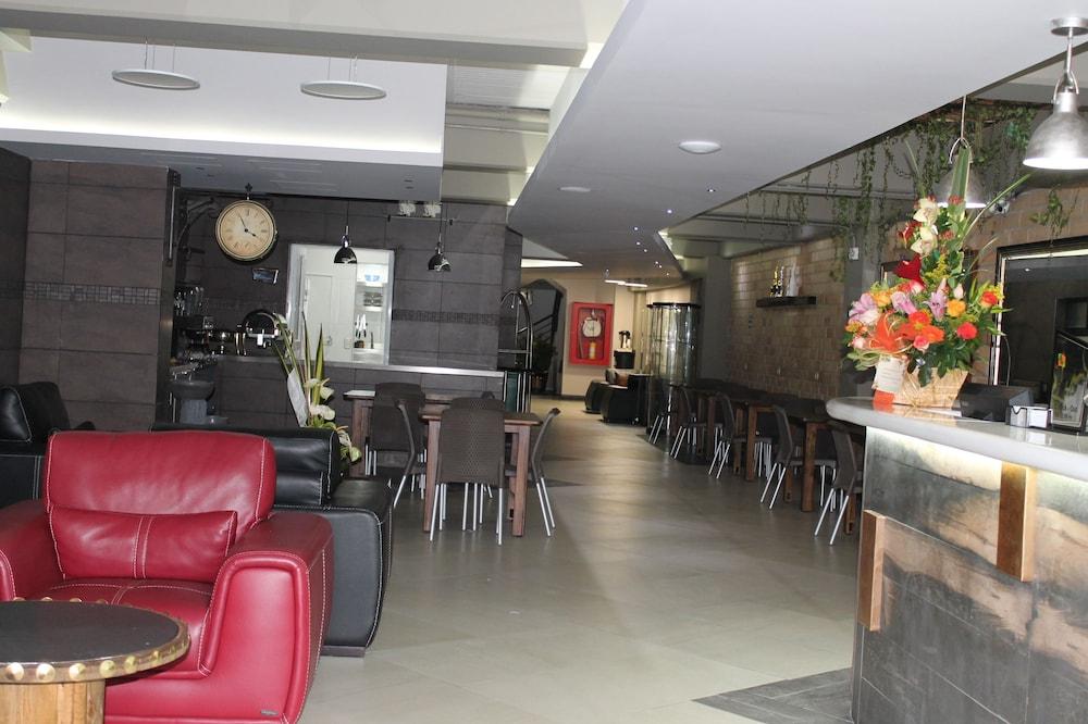 Hotel Provenza Garden Medellin Bagian luar foto